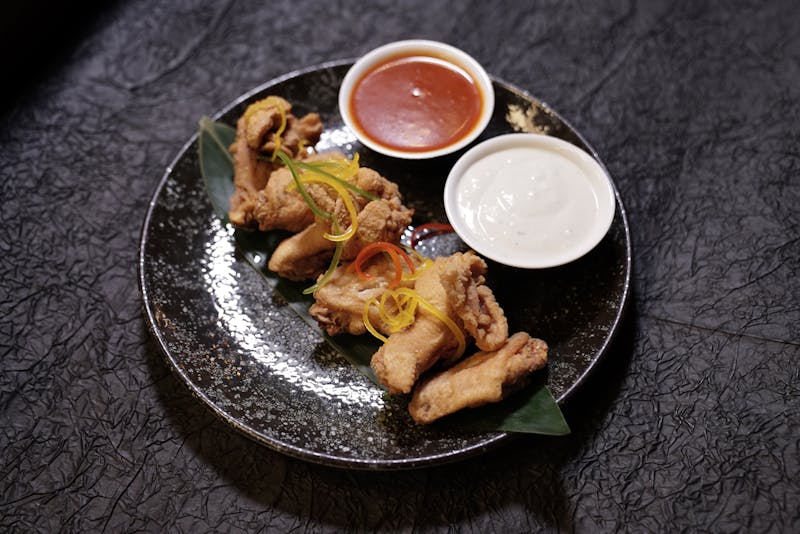 Buffalo Wings 6-piece with buffalo sauce